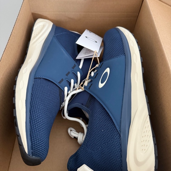 OAKLEY Dry OS Running/Casual tennis shoe Sneakers ~ Men's 10.5 ~ Navy ~MSRP $100 - Picture 11 of 11